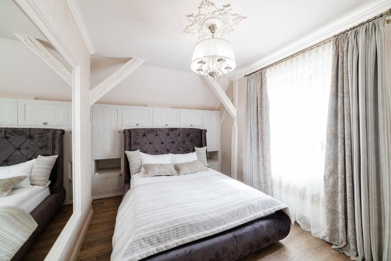 אוזהורוד Lux Apartment On Duhnovicha Street .Free Parking. מראה חיצוני תמונה