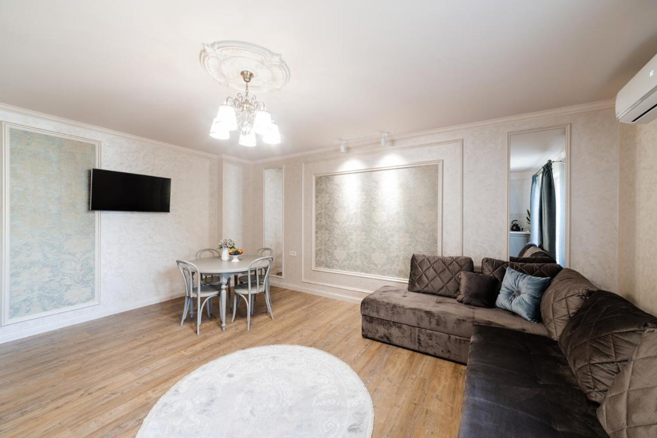 אוזהורוד Lux Apartment On Duhnovicha Street .Free Parking. מראה חיצוני תמונה